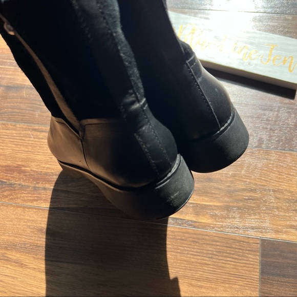 Fitflop Signey Leather Booties NWOT - Picture 4 of 8